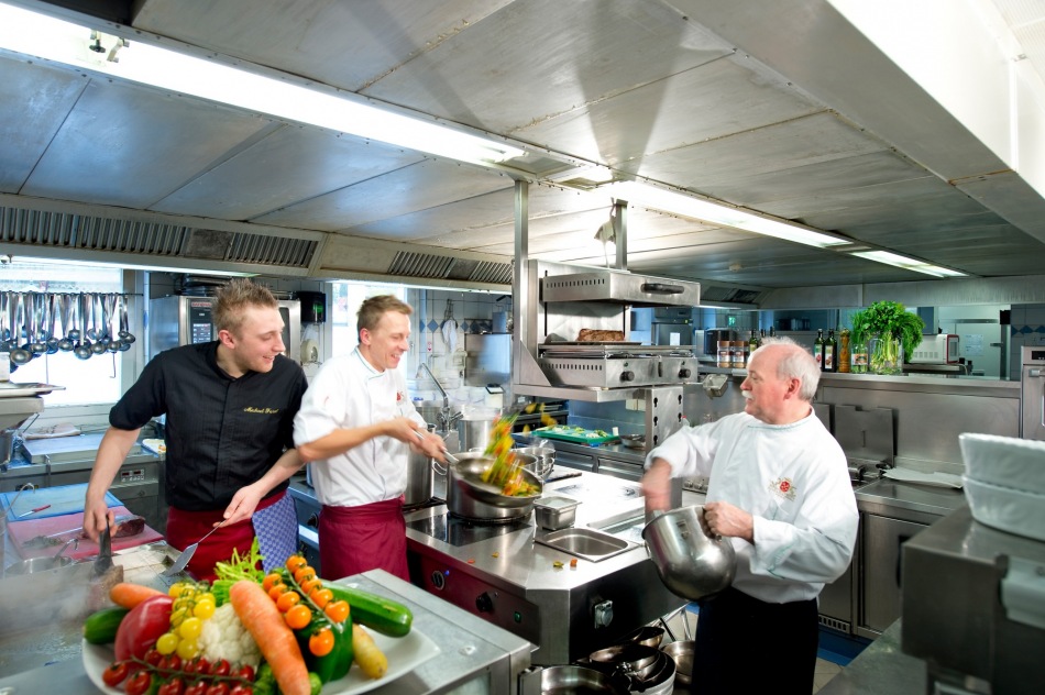 Tagungshotel - Mitarbeiter Küche - Symposion Hotel Pichlmayrgut
