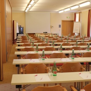 Seminarraum Adolf Lehr &amp; Cyrill Blei mit Schule - Symposion Hotel Althof Retz