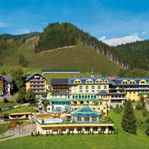 Seminarhotel - Außenansicht Sommer - Symposion Hotel Pichlmayrgut