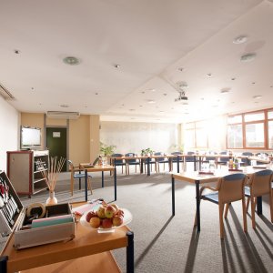 Seminarräume mit viel Tageslicht und teilweise Zugang ins Freie