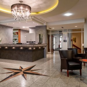 Lobby &amp; Bar - City Hotel Stockerau
