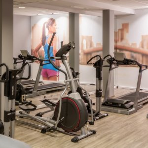 Fitnessraum, Spielezimmer &amp; Weinkeller - City Hotel Stockerau